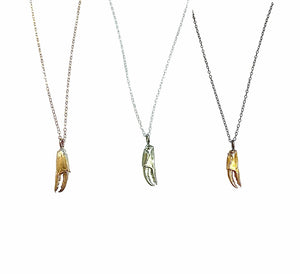 Lil crab claw necklace in gold