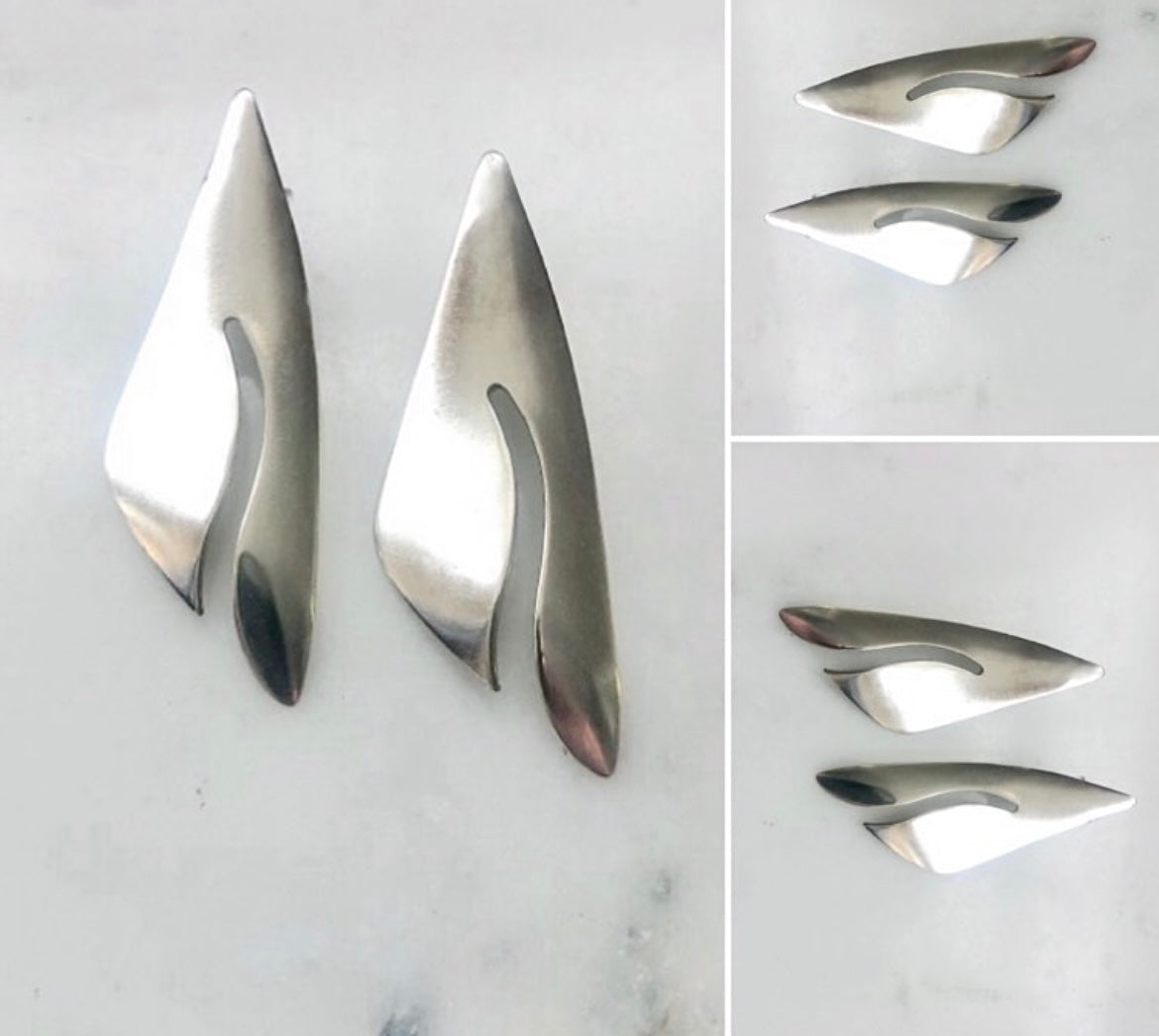 Shield earrings in silver
